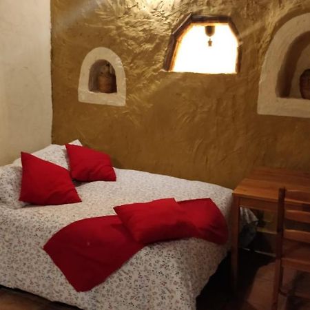 Airam Home Aragon, 7 Almansa Buitenkant foto